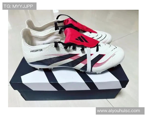 选择专业足球鞋提升球场表现的五大关键因素解析